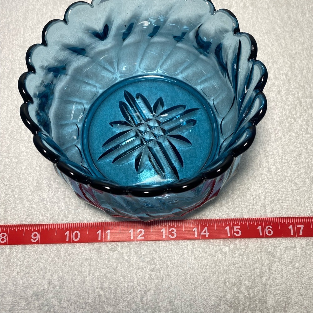 Vintage Tiara by Indiana Glass Serving Bowl - Picture 6 of 7